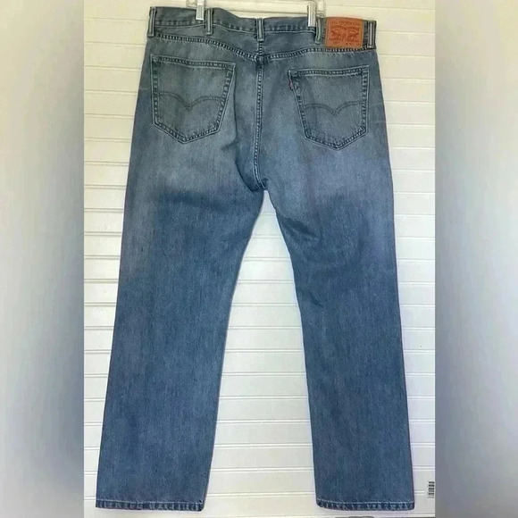 Levis 505 Mid Rise  Straight Leg Medium Wash Denim Jeans 40X30 - Picture 5 of 13